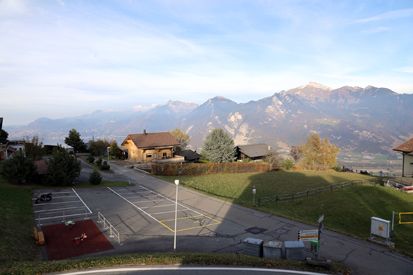 Vue des Alpes et du parking depuis l'hôtel de Torgon