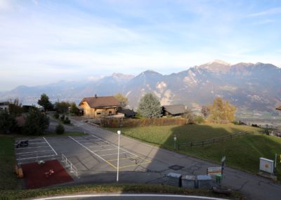 Vue des Alpes et du parking depuis l'hôtel de Torgon